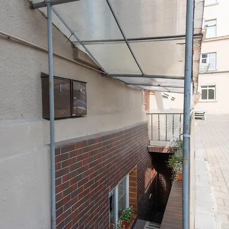 Opera Escape Apartment